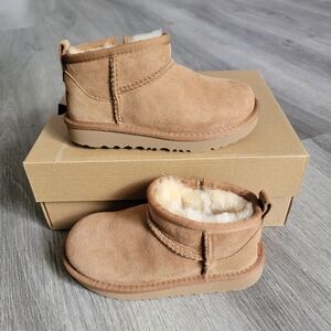 UGG Kids Classic Ultra Mini Suede Boot